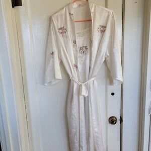 Vintage Silk Floral White 2 Piece Set